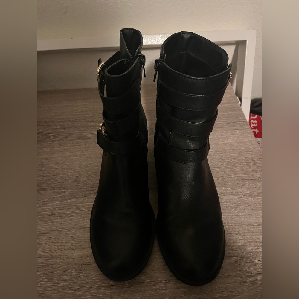 Black size 8 1/2 boots - Picture 2 of 8